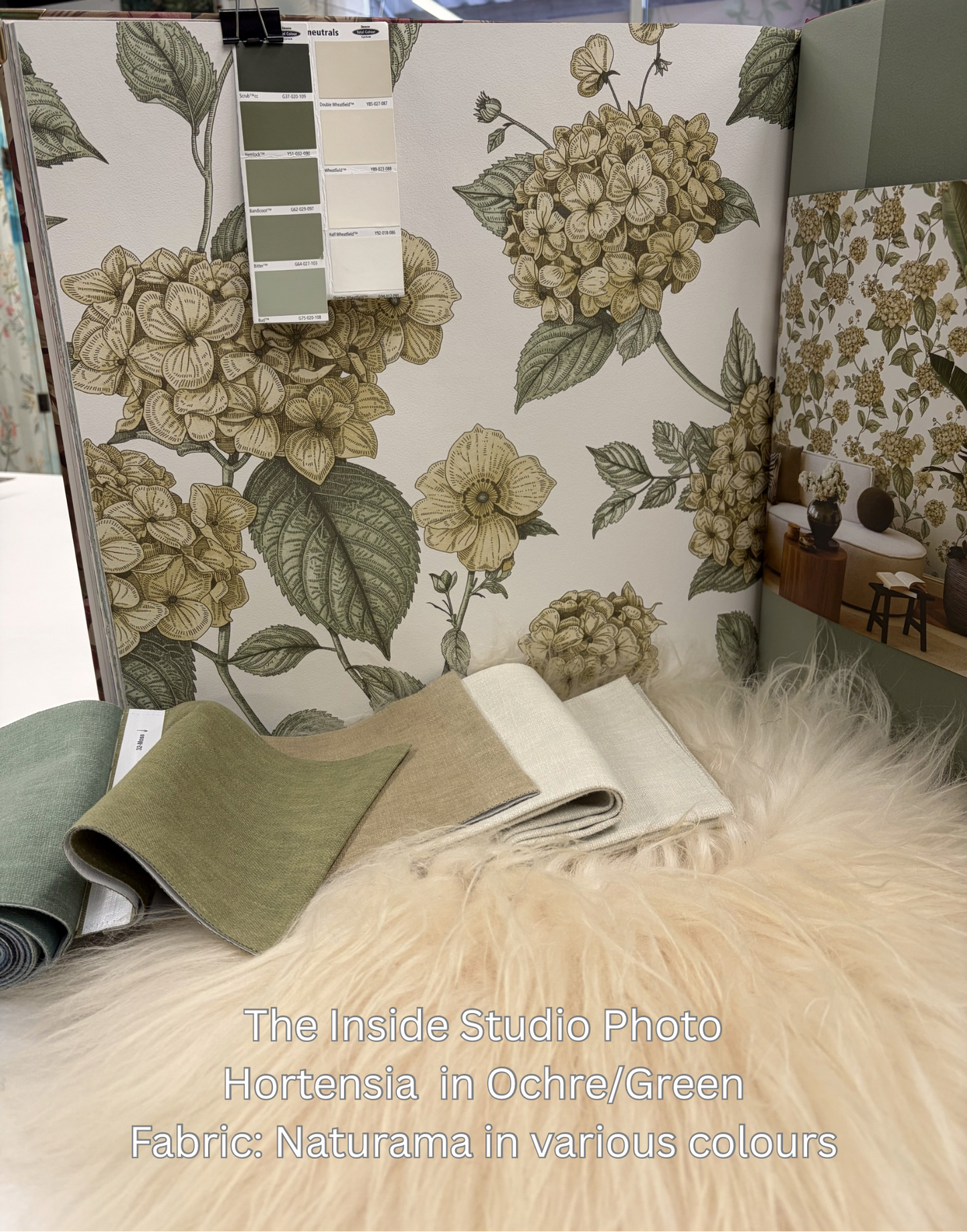 Hortensia - Hydrangea Wallpaper - Ochre/Green