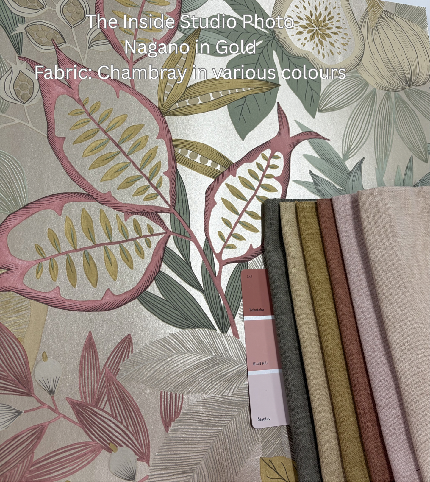 Nagano - Pomegranate and Fig Wallpaper - Gold