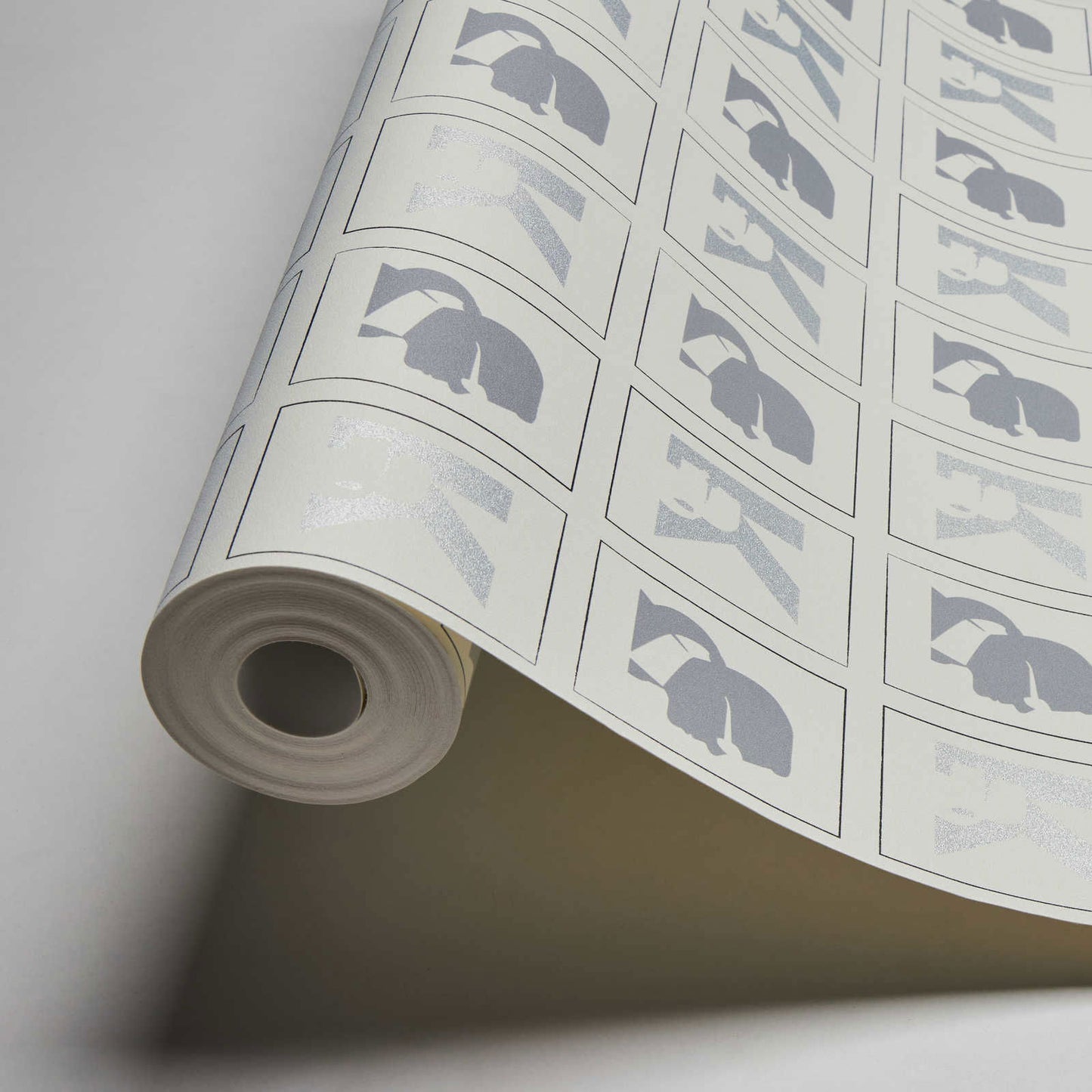 Sample - Cameo Wallpaper - Karl Lagerfeld - Gray/Black