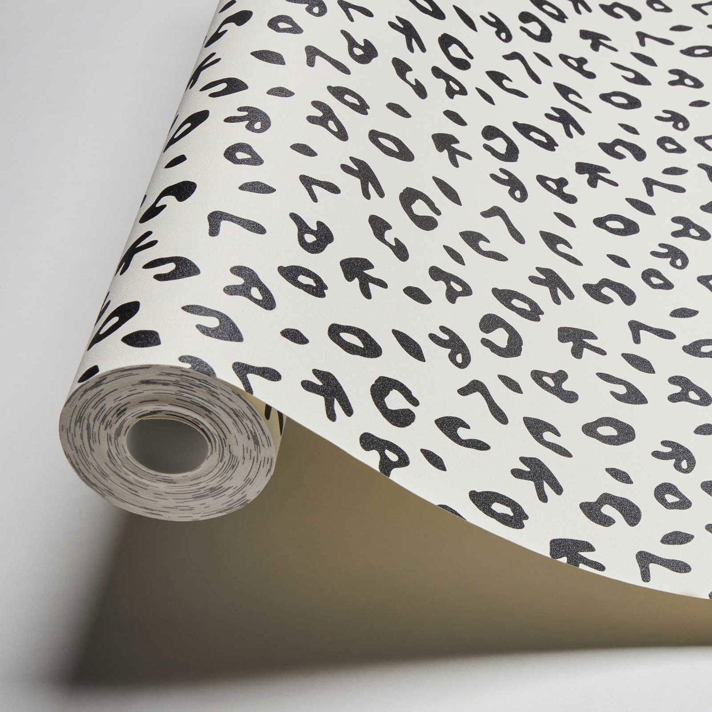 Sample - Leopard - Karl Lagerfeld Wallpaper - Black White