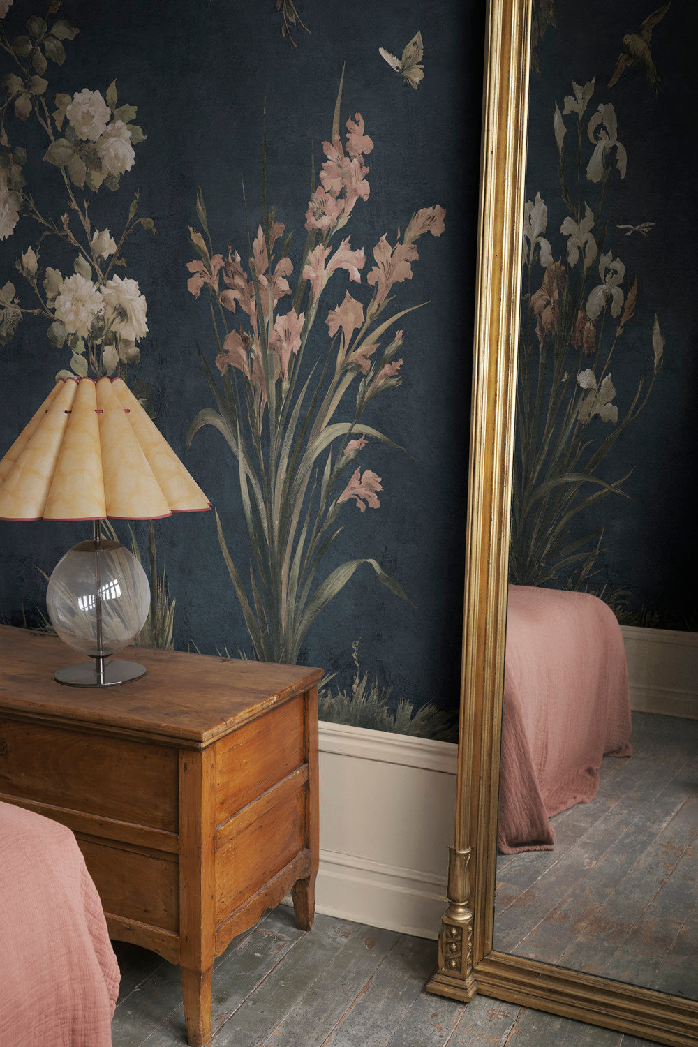 Nicola mural in Classic Blue in a room setting