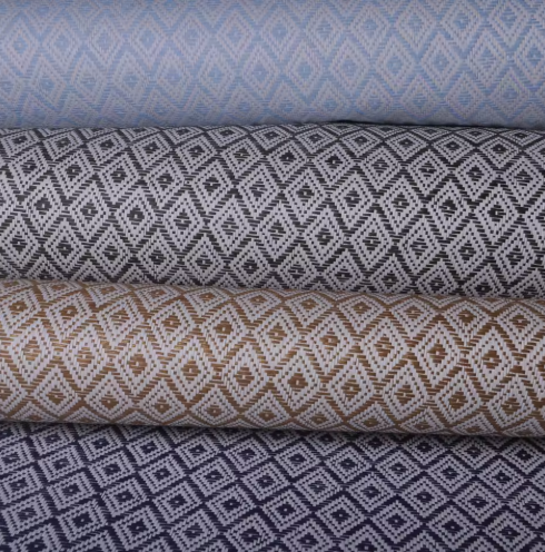 Diamond Wave - Grasscloth Wallpaper - Navy and Buff