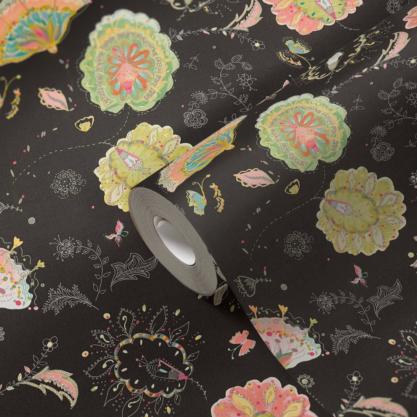 Sample - Patterned Flower Wallpaper - House of Turnowsky - Black