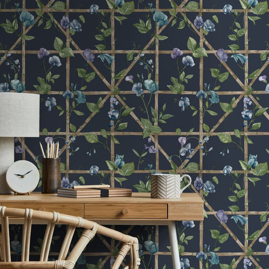 Trailing Floral Trellis - Wallpaper - Navy