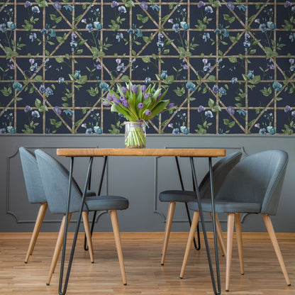 Trailing Floral Trellis - Wallpaper - Navy