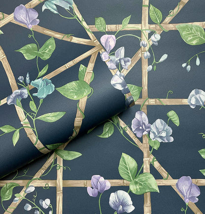 Trailing Floral Trellis - Wallpaper - Navy