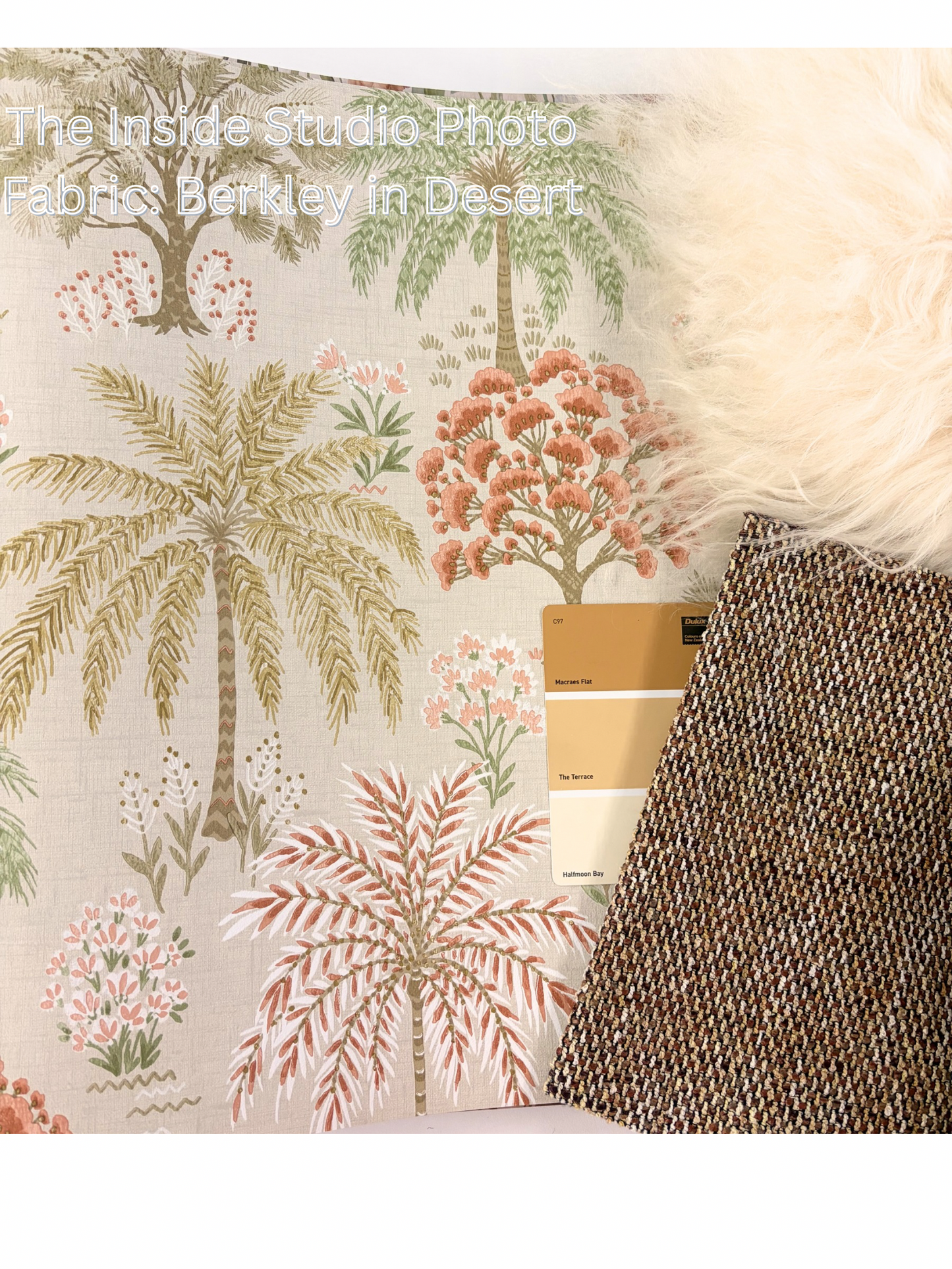 Solana Wallpaper – Coral/Beige
