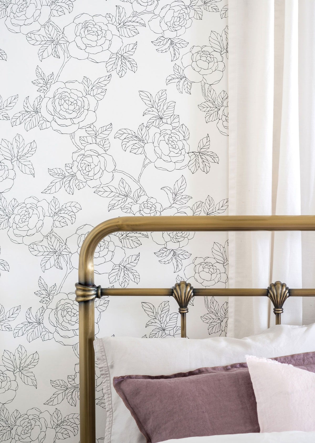 Inez Wallpaper - White/Black - Discontinuing - 2 Rolls Left