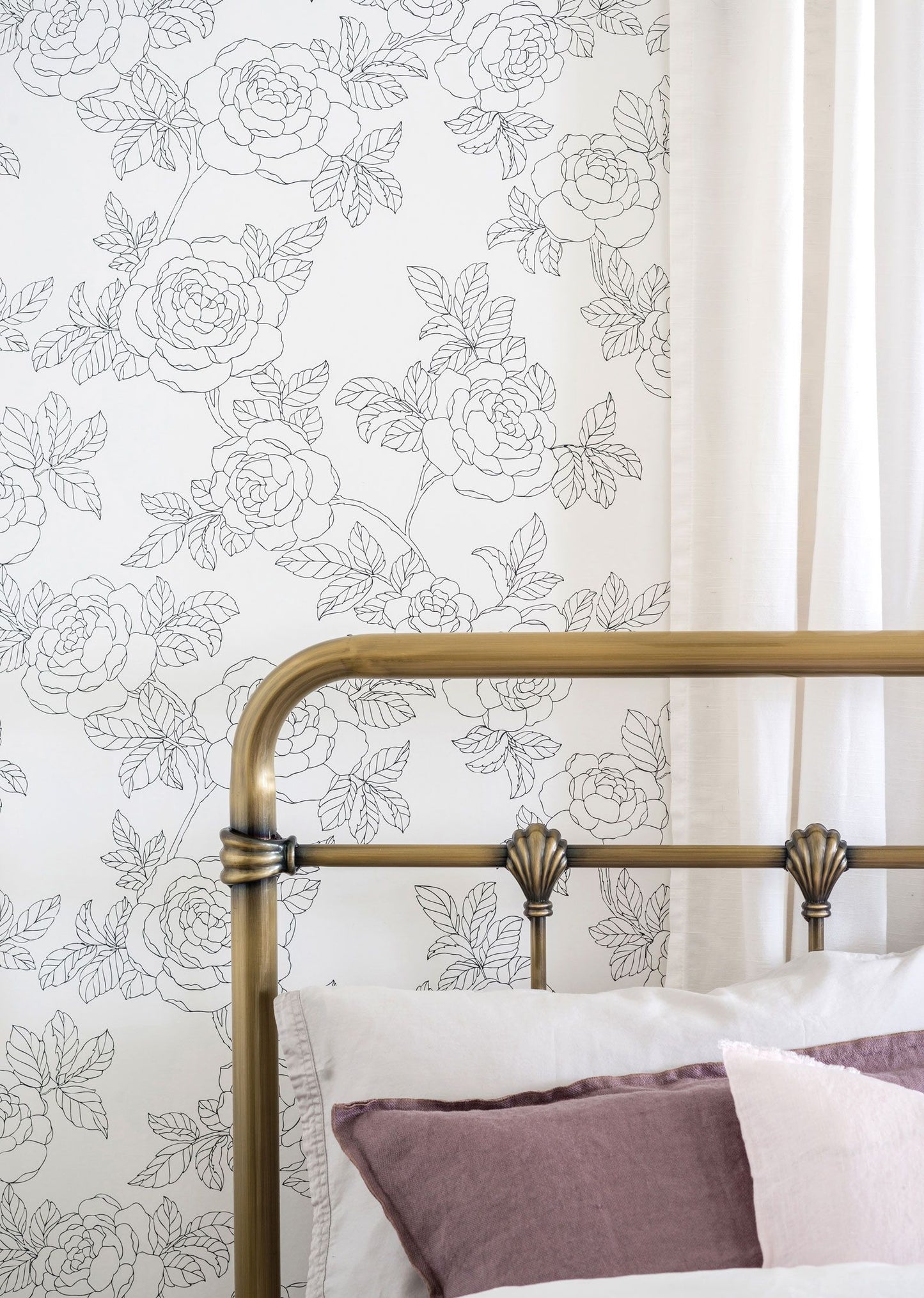 Inez Wallpaper - White/Black - Discontinuing - 2 Rolls Left