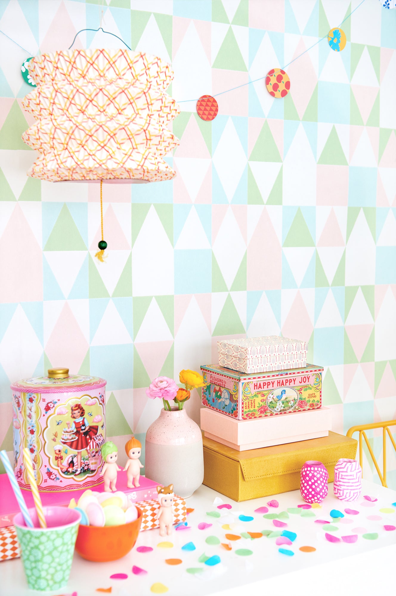 Alice Geometric Wallpaper - Candy