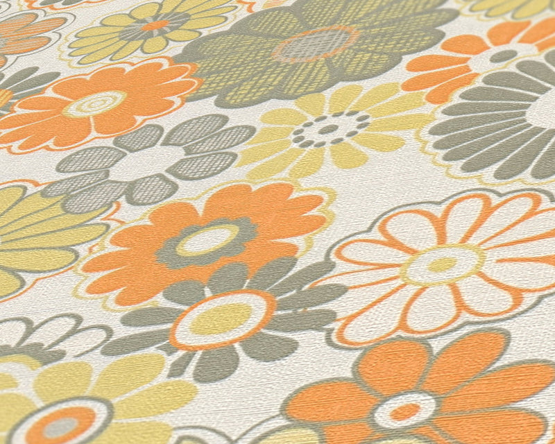 Retro Flowers Wallpaper - Cream
