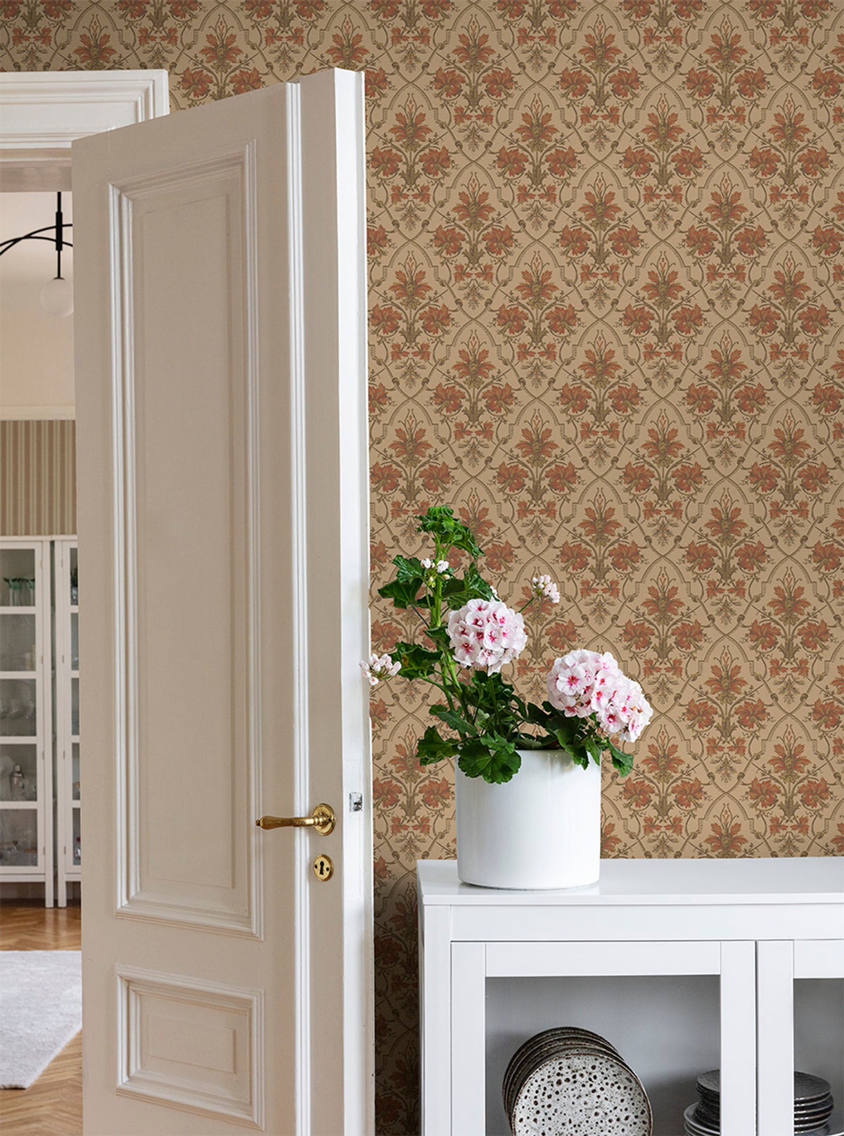 Viktoria Historical Wallpaper – Red