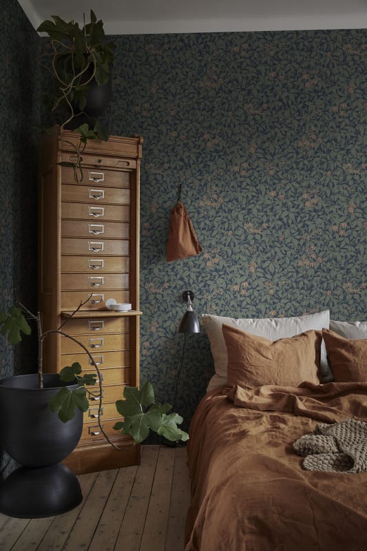 Linnea Garden Wallpaper - Midnight Blue