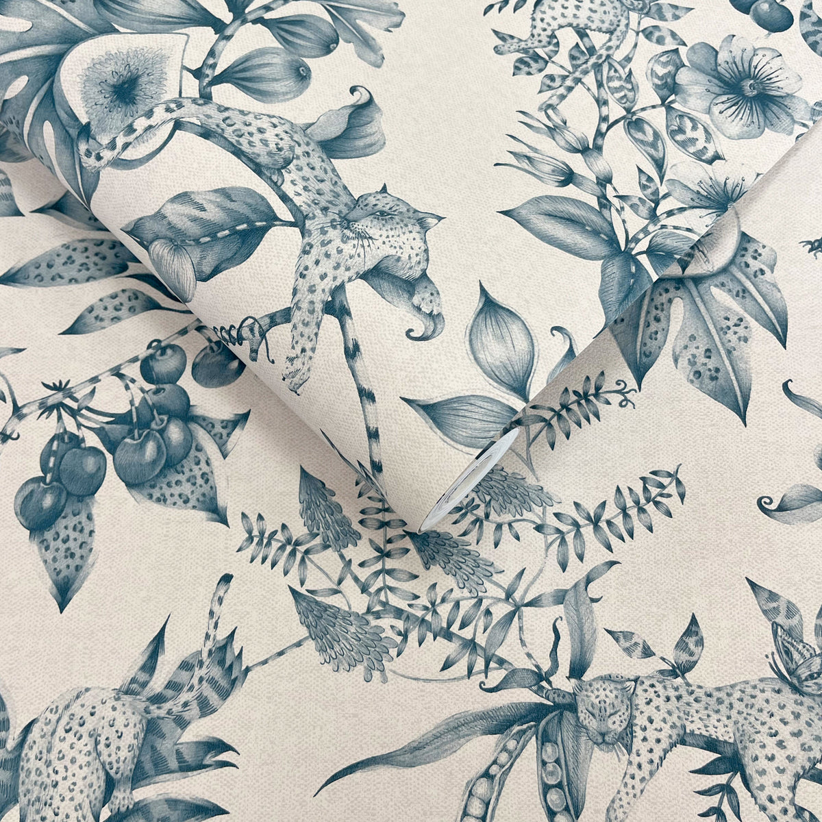 Sample – Liana – Leopard Wallpaper – Cream/Teal