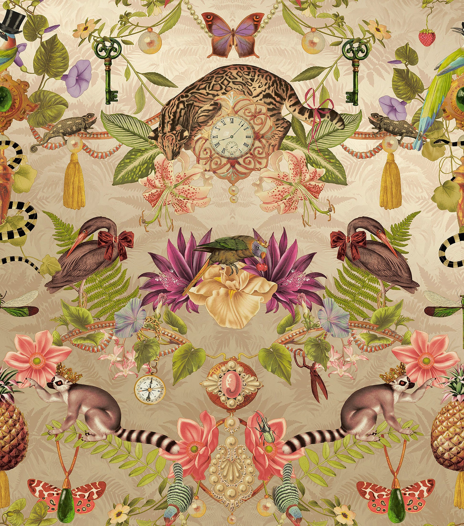 Bohème Wallpaper – Gold, close-up detail of the metallic shine finish