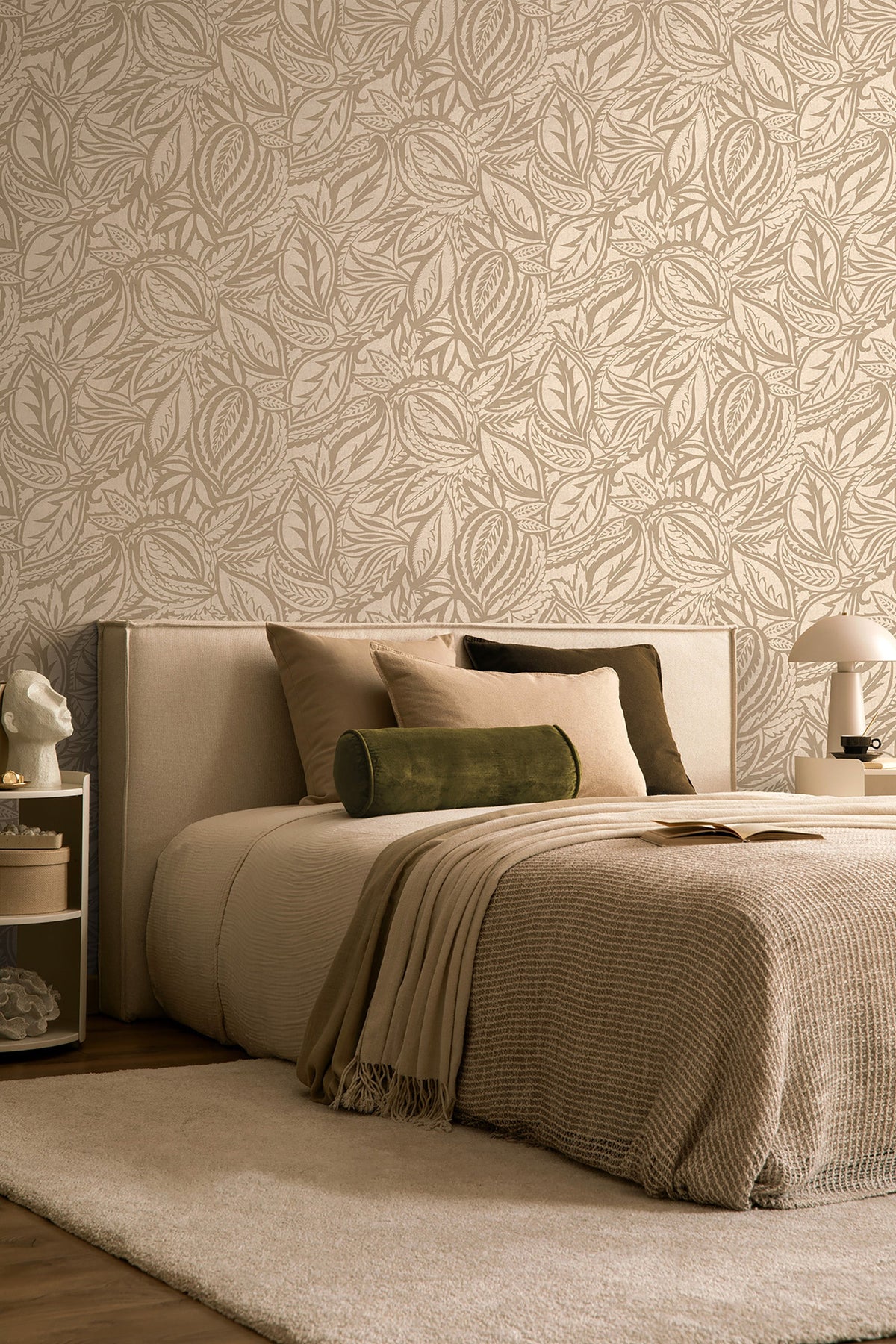 Musa – Paisley Leaf Wallpaper – Beige