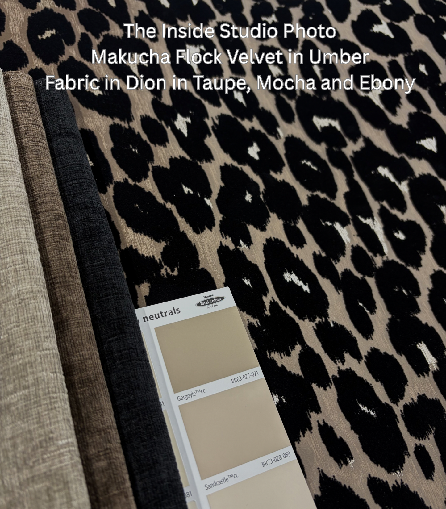 Makucha Flock Velvet Wallpaper - Umber