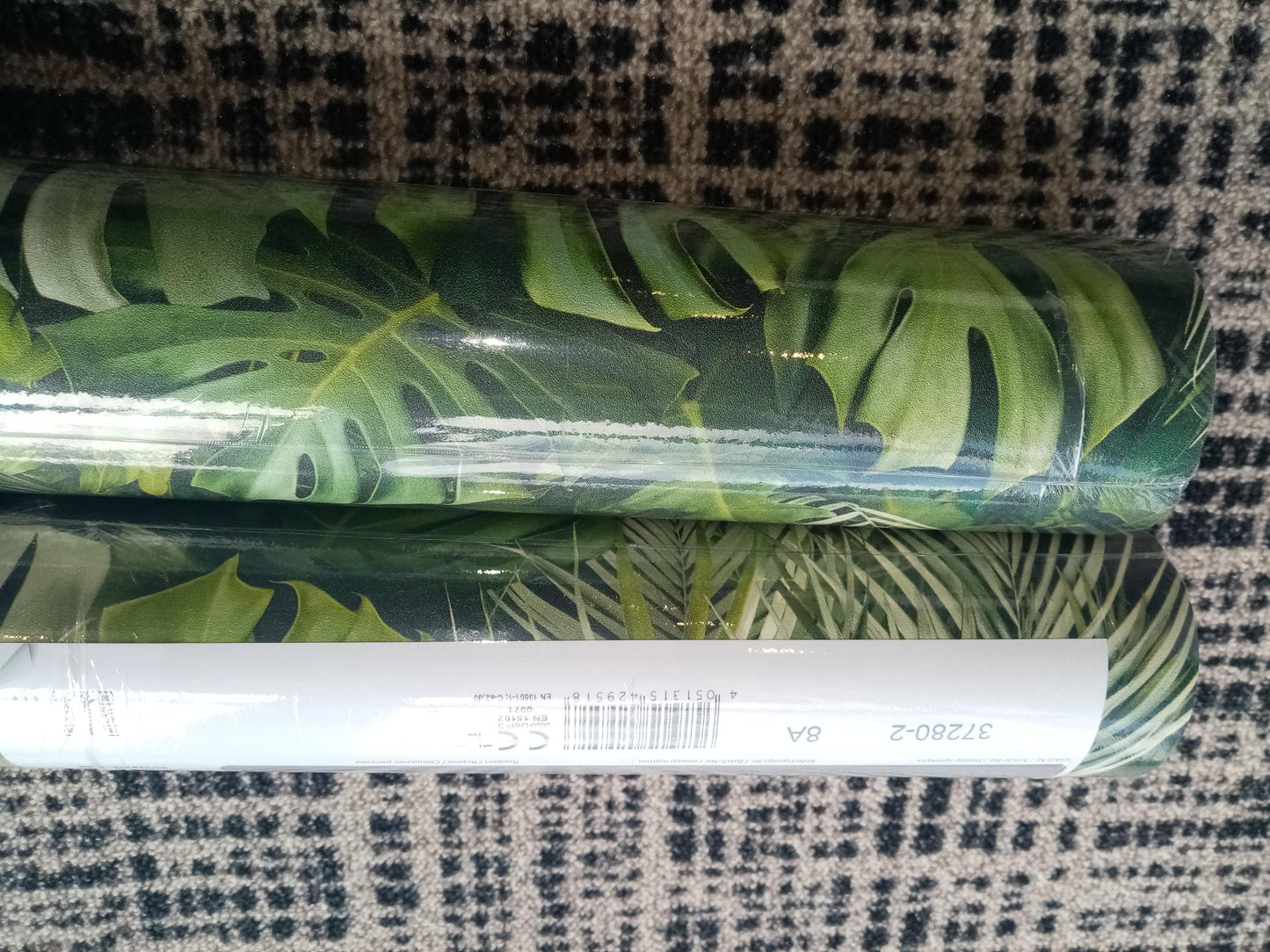 Monstera Jungle Wallpaper - Green - Non Woven