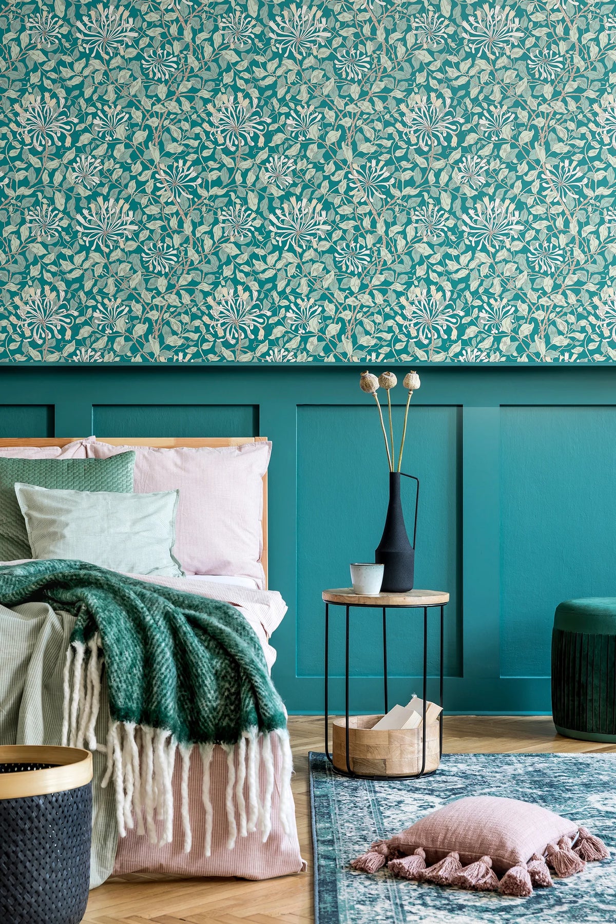 Honeysuckle Leaf Trail Wallpaper - Ohpopsi - Dark Jade