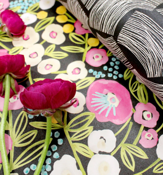 Flora Ditsy Wallpaper - Fuchsia And Jet