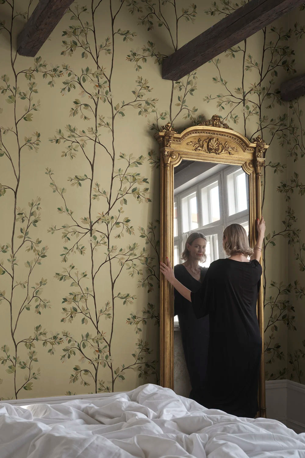 Laura – Honey – Custom sized wallpaper mural (per m²)