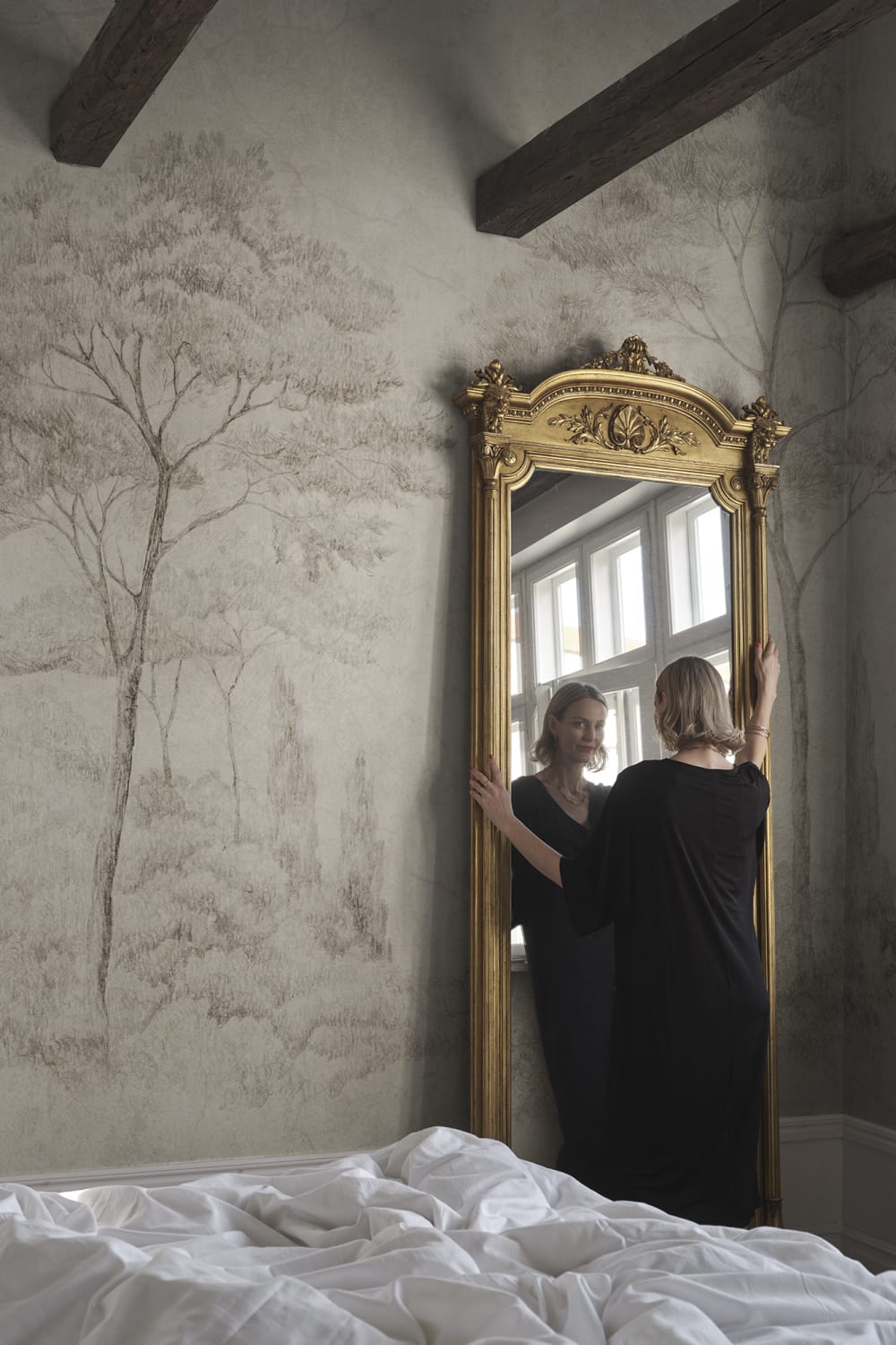 Andrea, Sand wallpaper mural in a room setting
