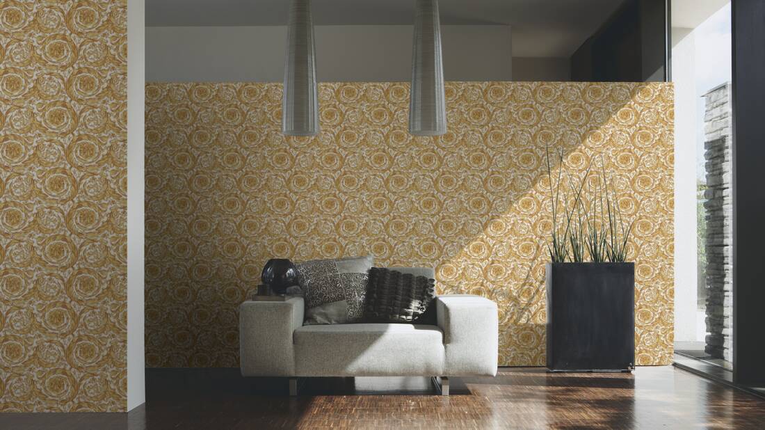 Versace Floral Garland Wallpaper - Gold/Beige