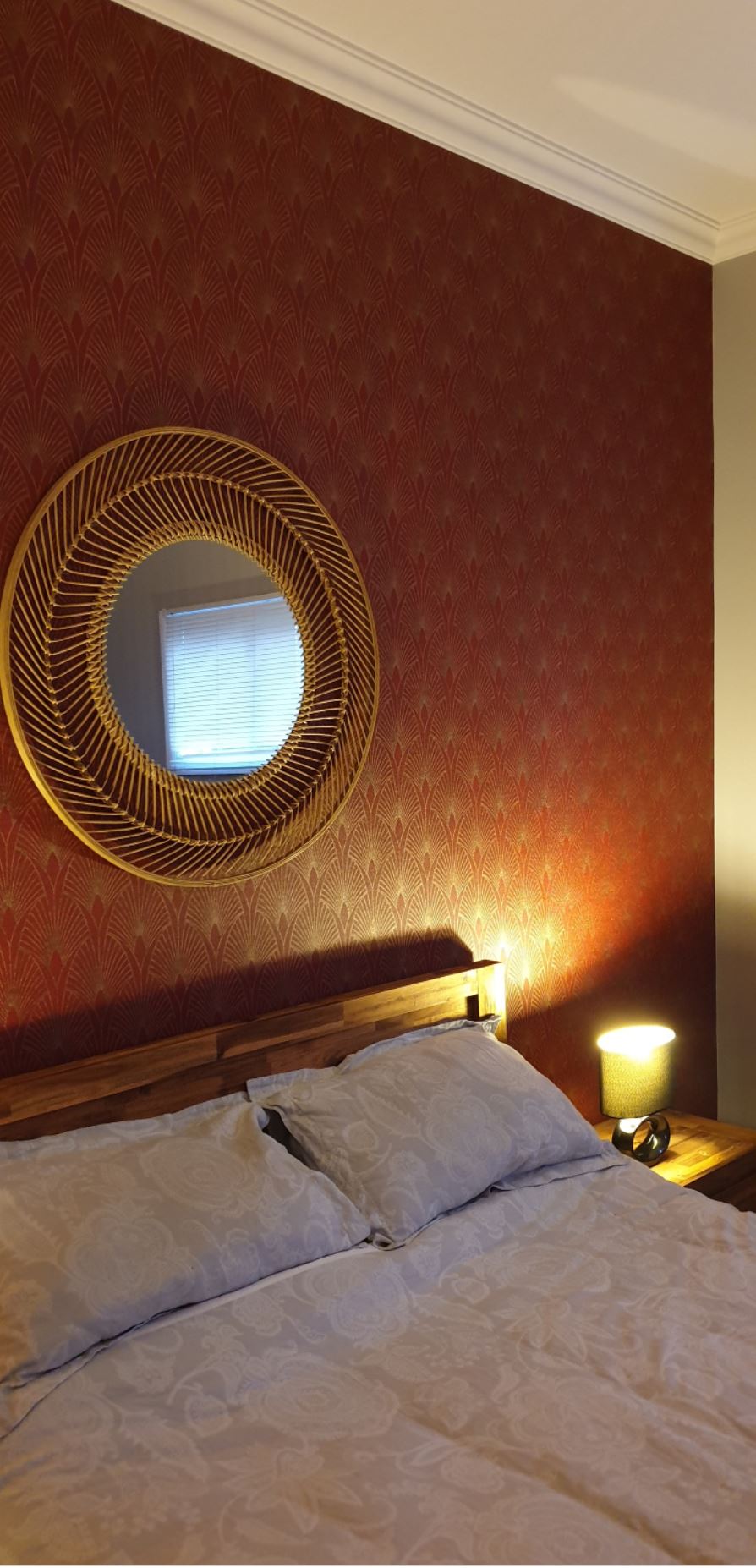 Art Deco Baroque Fans Wallpaper - Red/Gold