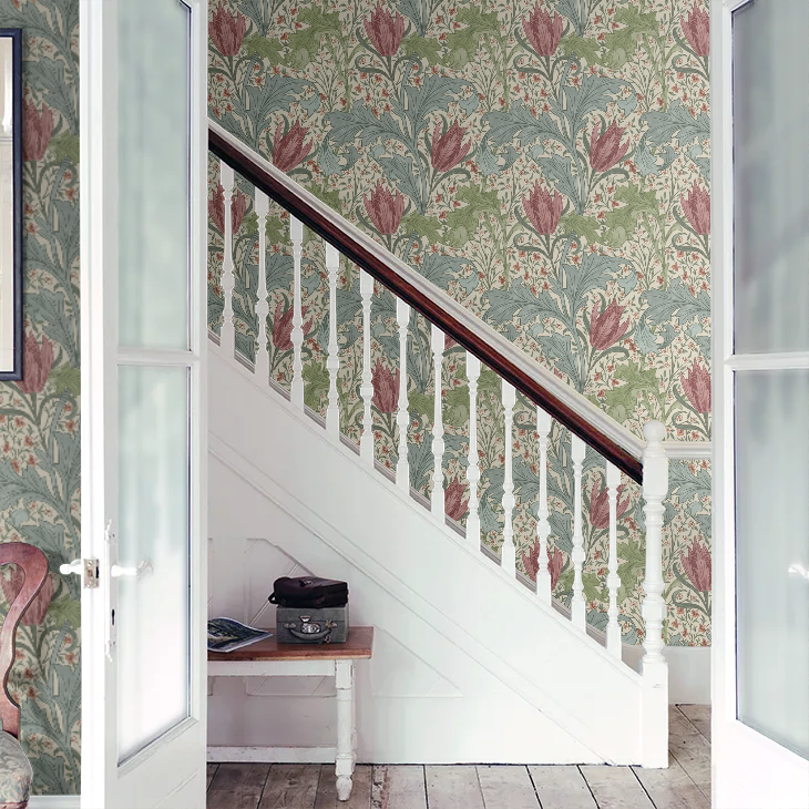 Lent Lily Wallpaper by William Morris - Plum/Bayleaf
