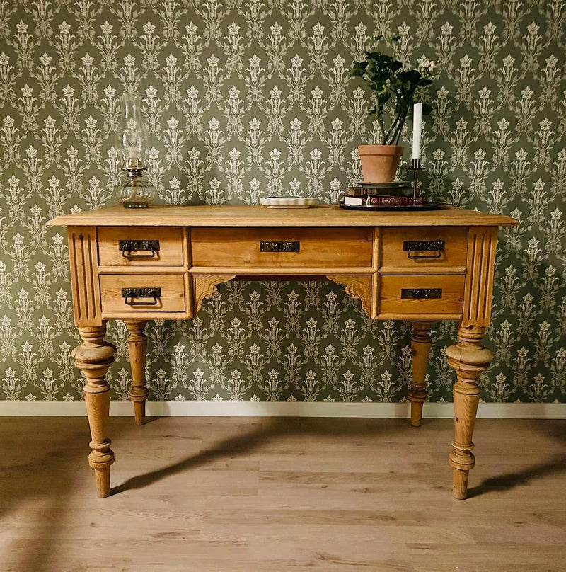Hudiksvalls Floral Wallpaper - Green