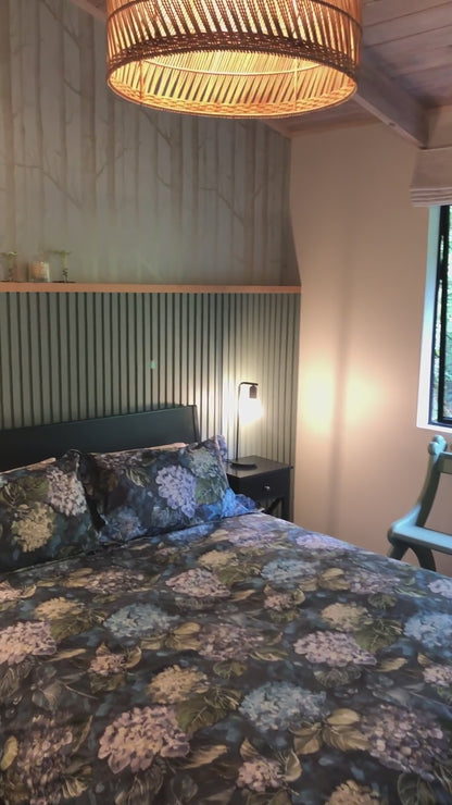 Cole & Son - Woods Wallpaper - Green/Gold