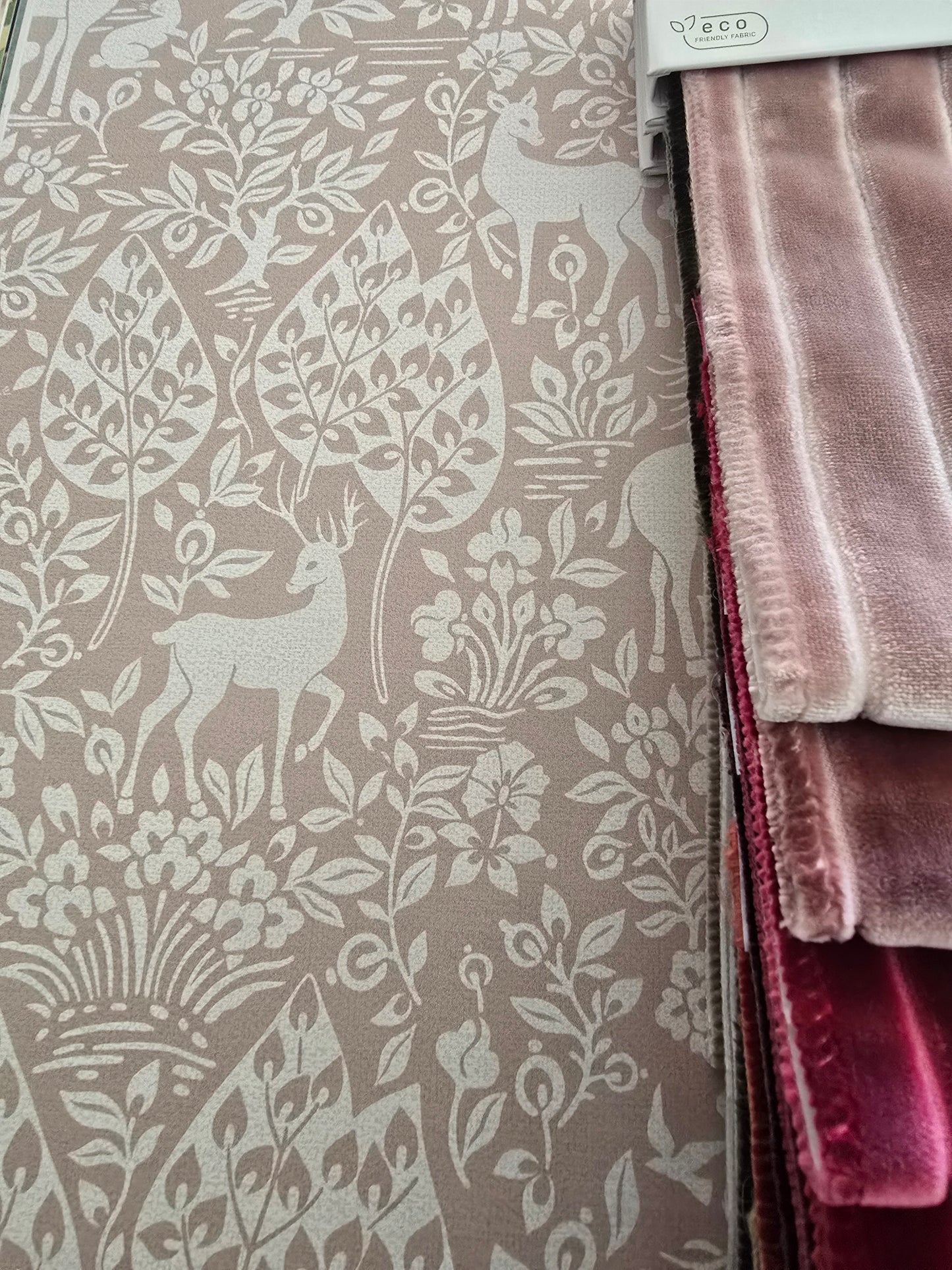 Deer Woods Wallpaper – Pink