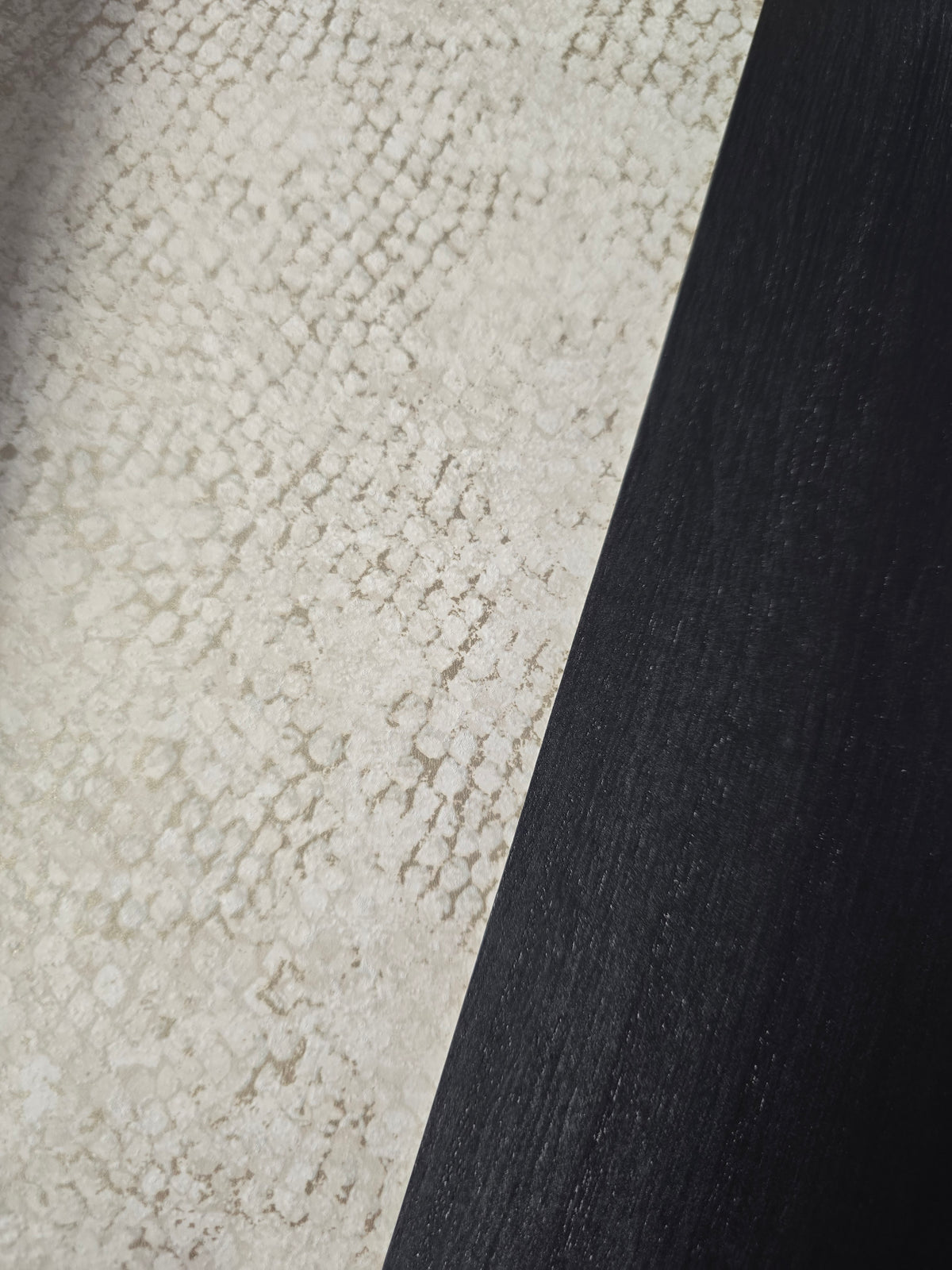 Paulownia - Wood Veneer WIDE Wallpaper - Ebony