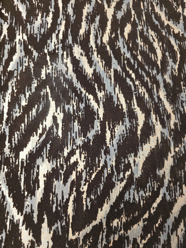 Sample – Ondine Velvet Flock Wallpaper – Mocha Gold