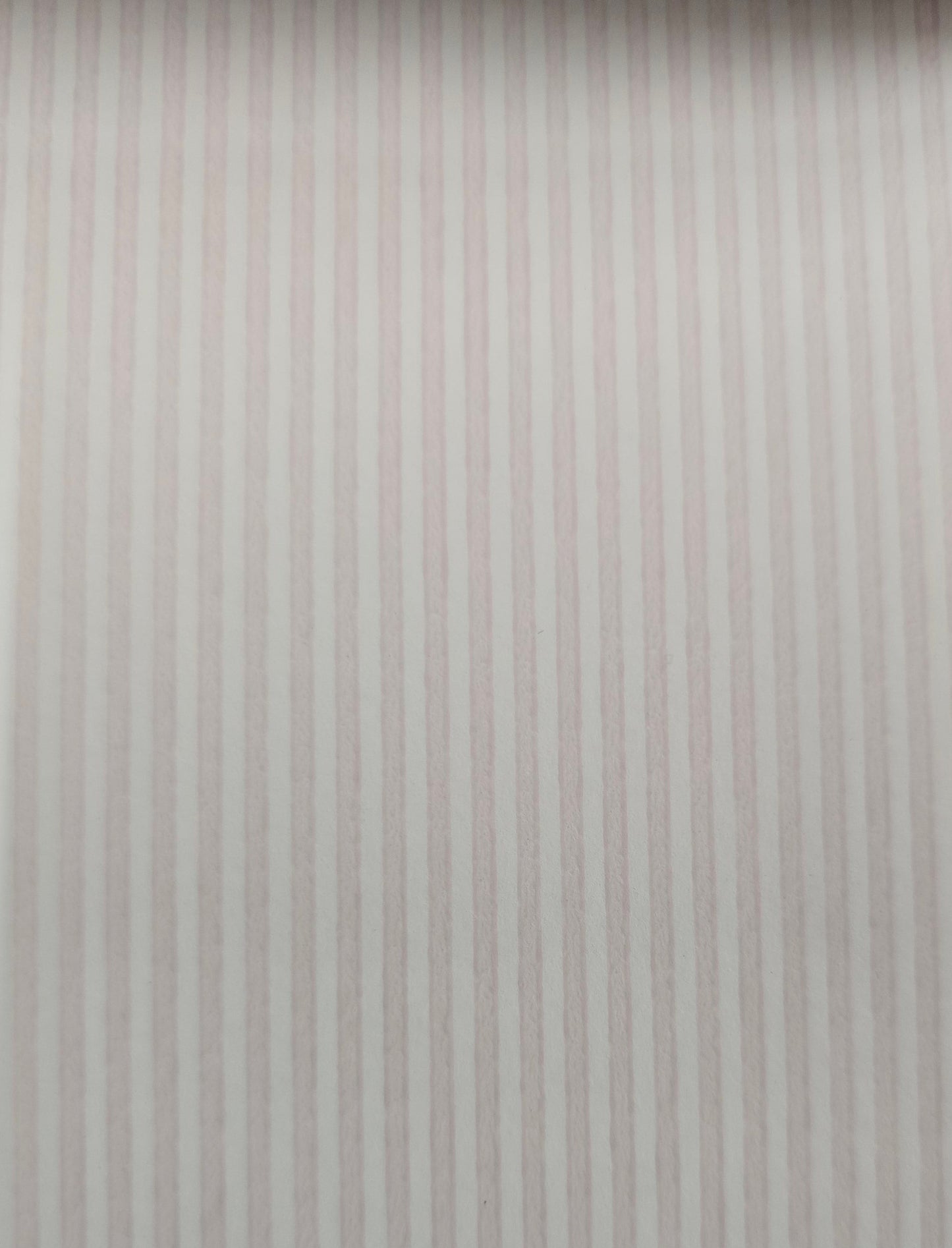 Arvid Fine Stripe Wallpaper - Rosa