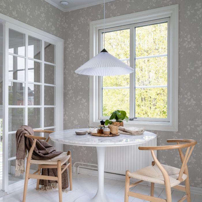 Siri - Floral, Linen-Look Wallpaper - Grey
