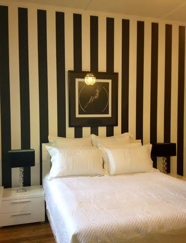 Black & White Stripped Wallpaper - Australia