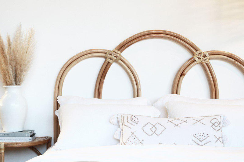 Demilune_bedhead