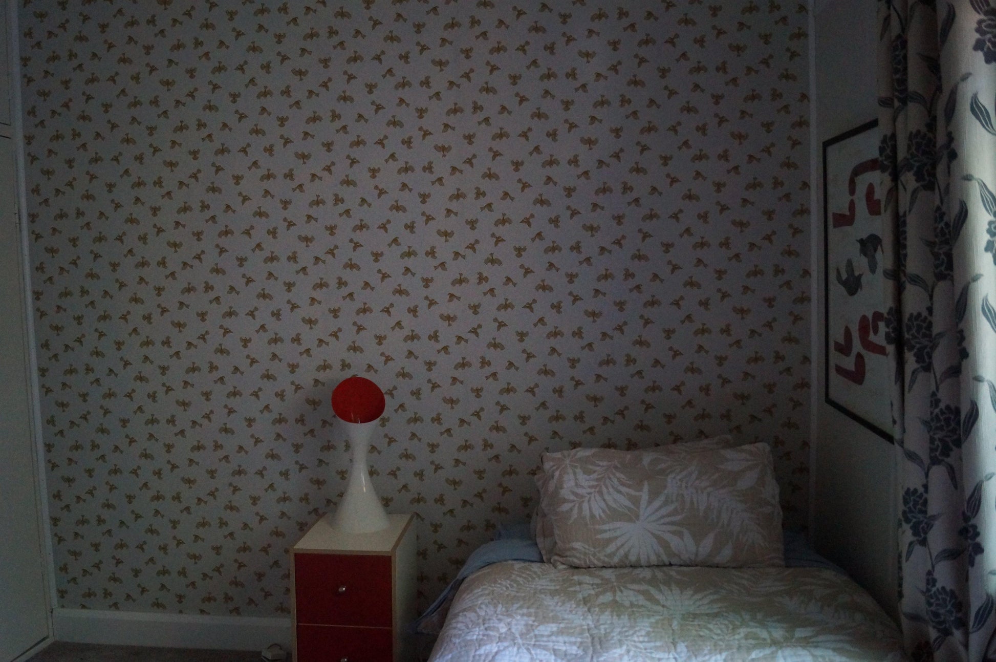 Fantail Wallpaper - Small Scale Print