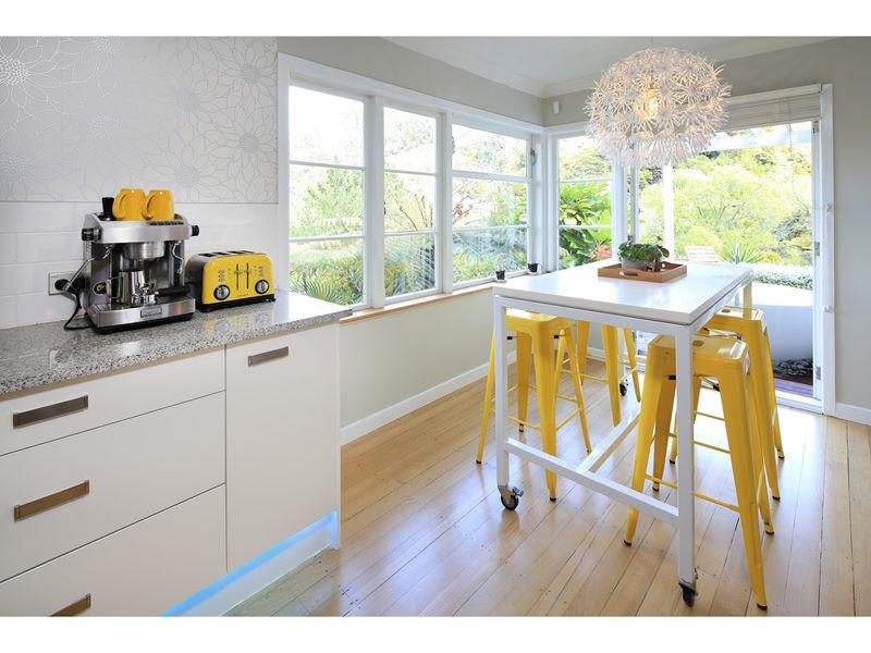 Lousia Kitchen Wallpaper