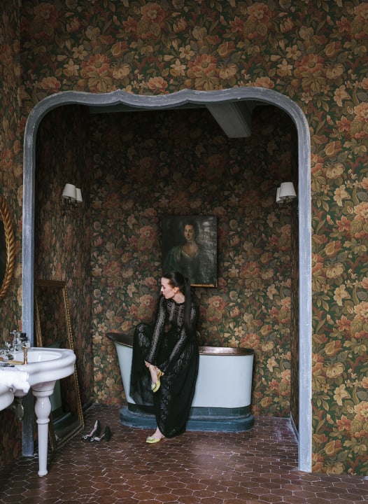 Vintage Garden Green Wallpaper