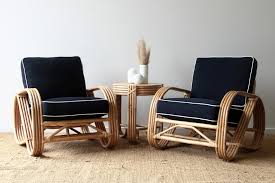 Pretzel armchairs & Pretzel side table